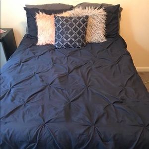 Navy Blue Queen Size Comforter